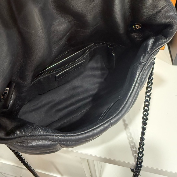 Saint Laurent Black Quilted Leather Lou Lou toy crossbody bag - Picture 15 of 16